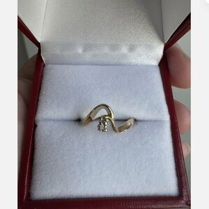 Vintage Gold Ring with Diamond